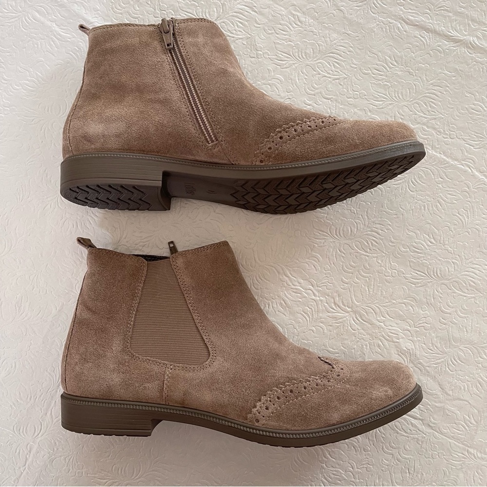 NWOB Hotter County Chelsea Boot Tan Suede US Size 9 - Picture 8 of 16